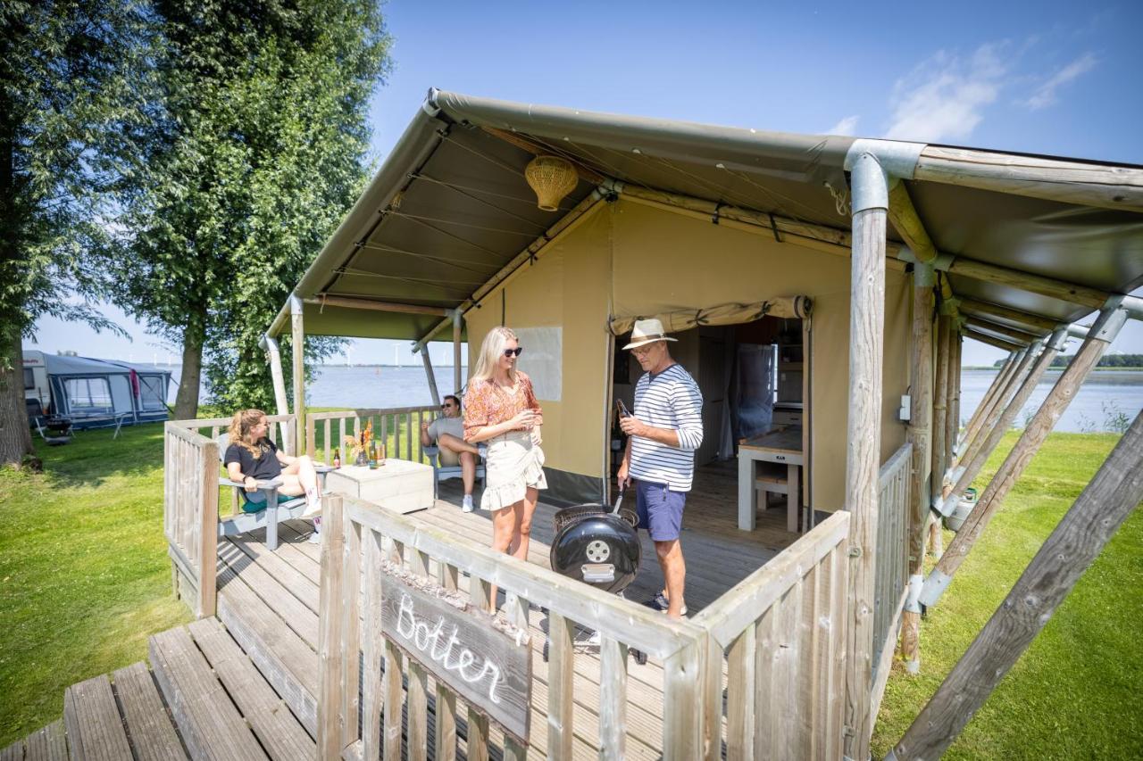 Jachthaven Nieuwboer Hotel Бунсхотен Екстериор снимка